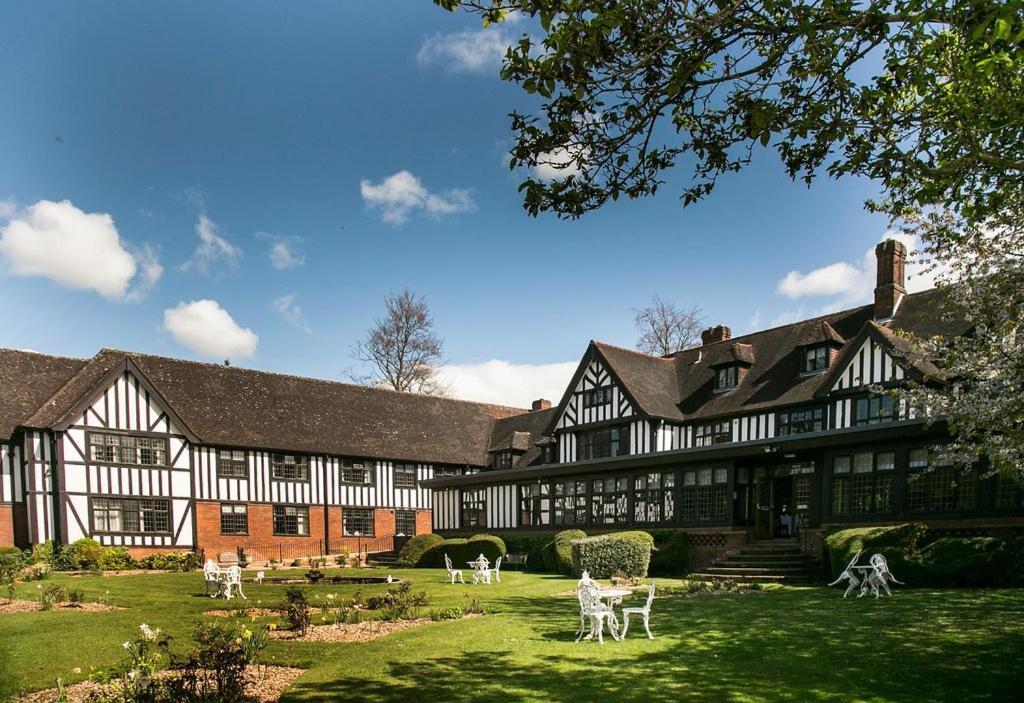 Отель Hogarths Stone Manor Киддерминстер Экстерьер фото