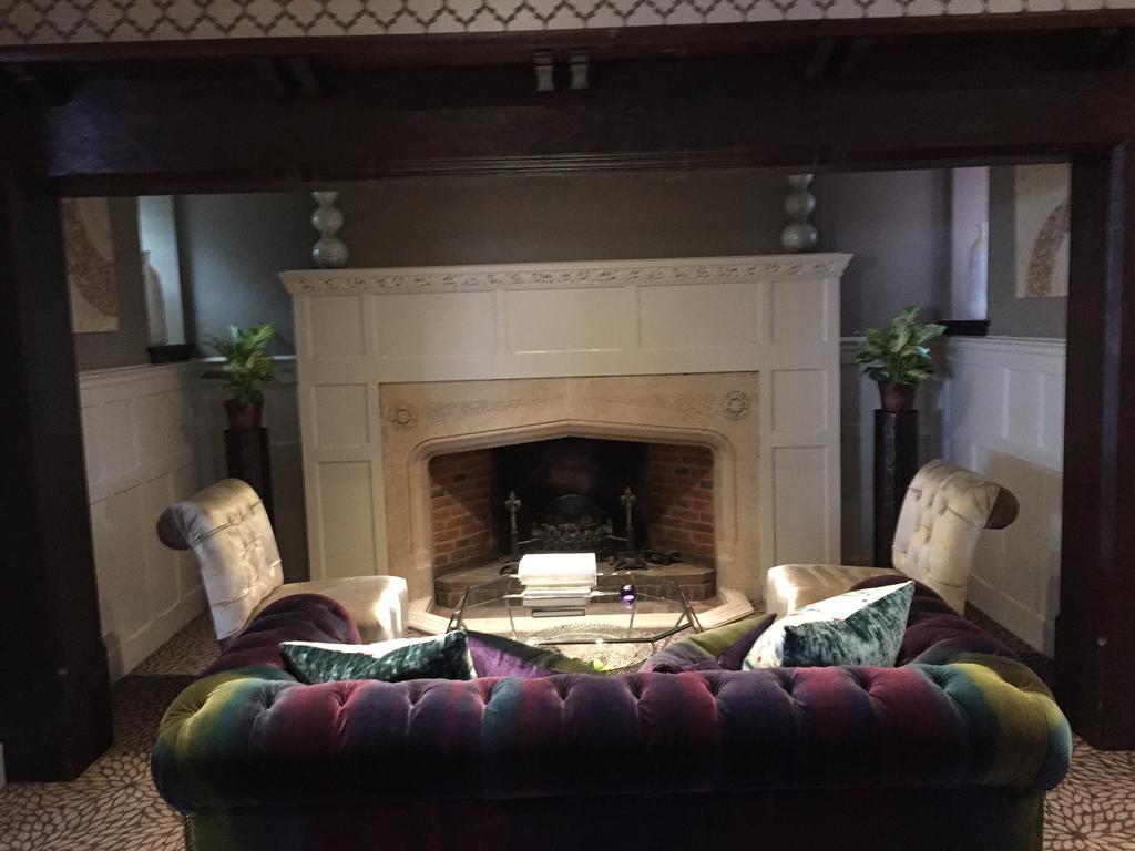 Отель Hogarths Stone Manor Киддерминстер Экстерьер фото